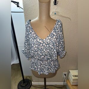 Women’s Sienna Sky Floral Blouse Size Medium